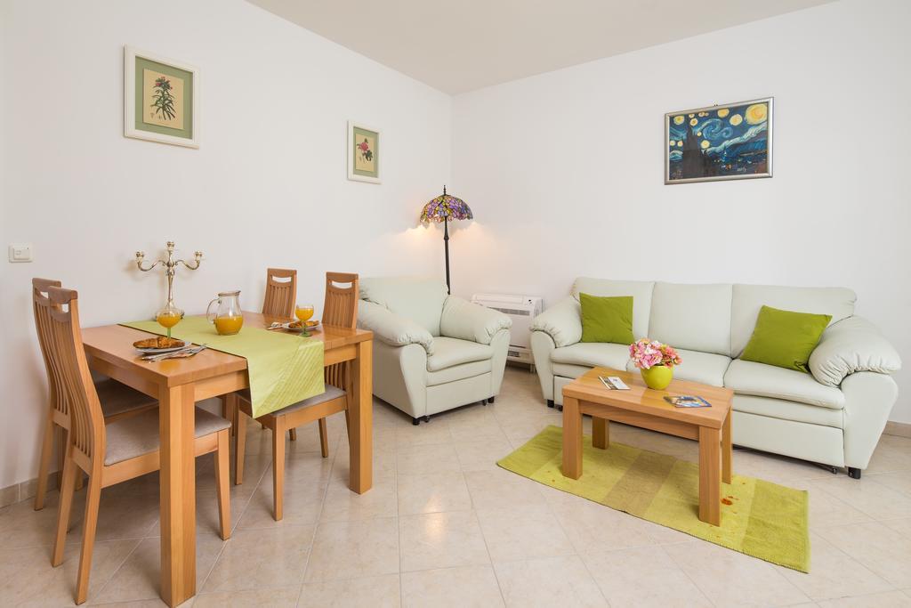 Apartments Leon Подстрана Номер фото