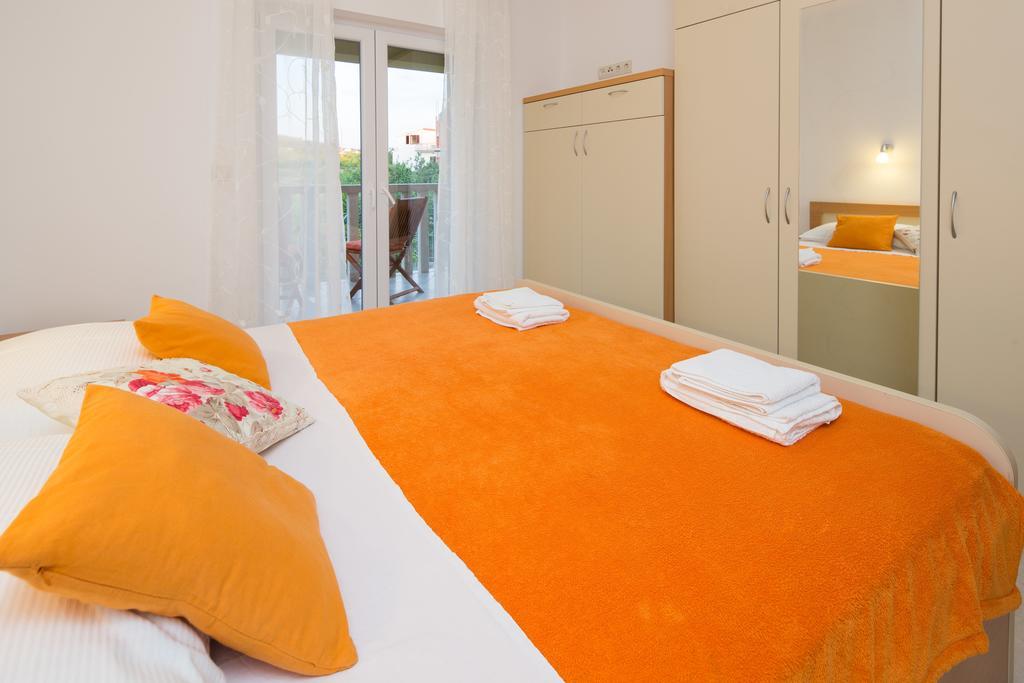 Apartments Leon Подстрана Номер фото