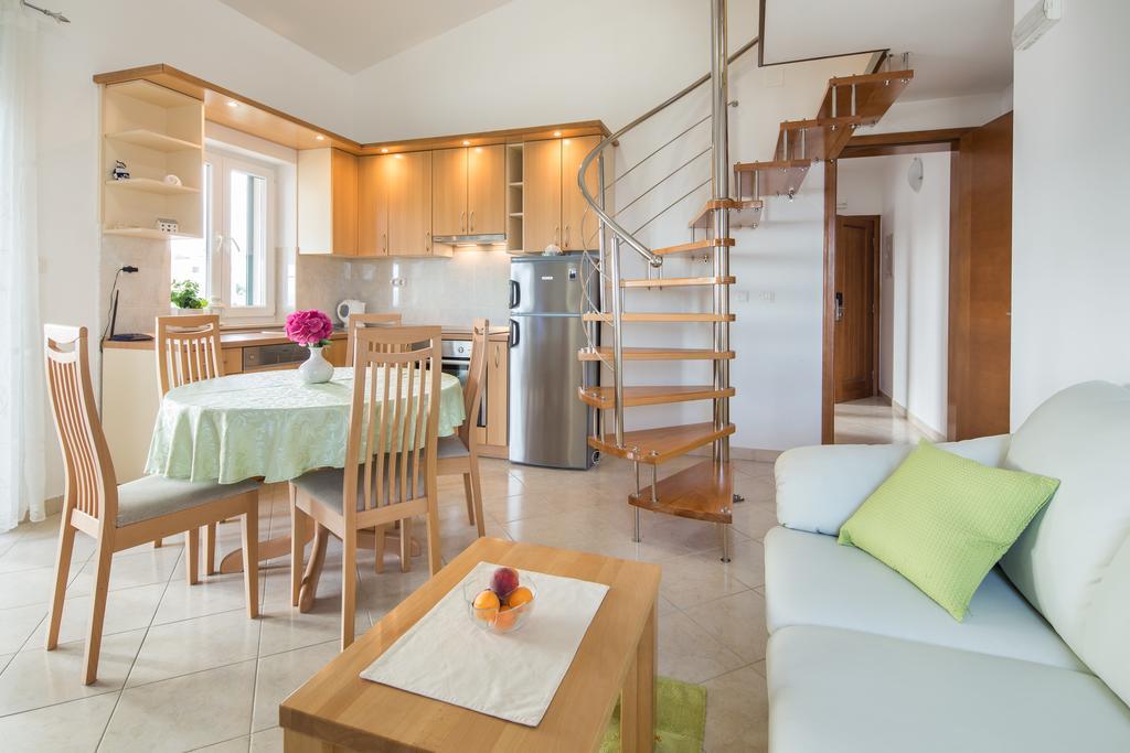 Apartments Leon Подстрана Номер фото