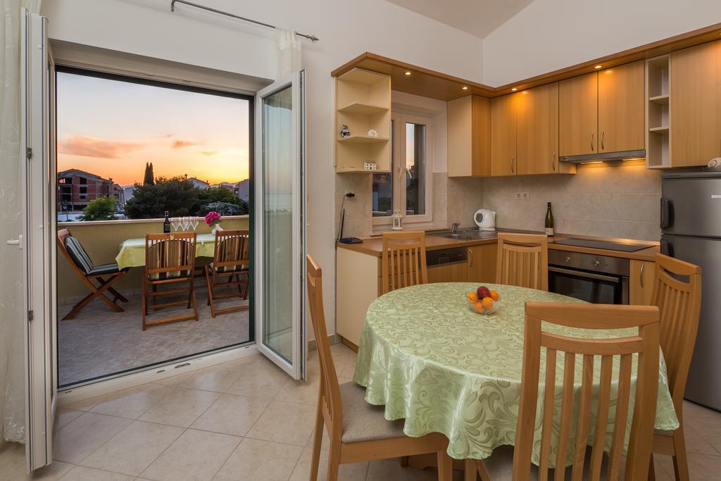 Apartments Leon Подстрана Номер фото