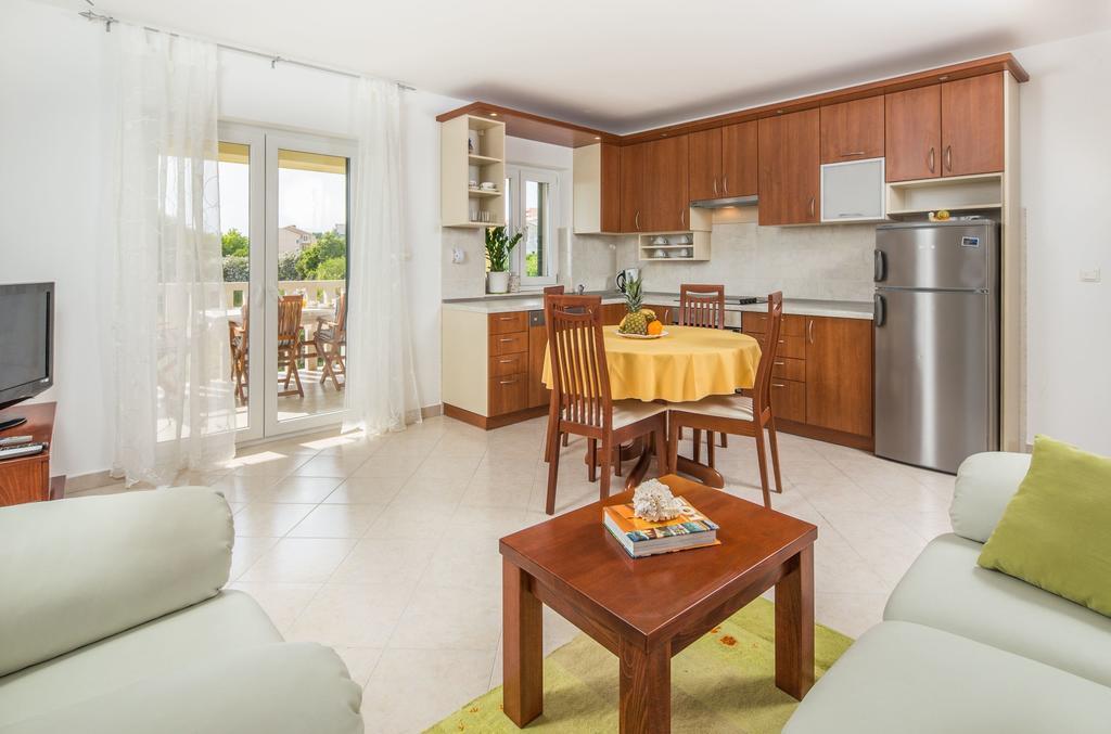 Apartments Leon Подстрана Номер фото