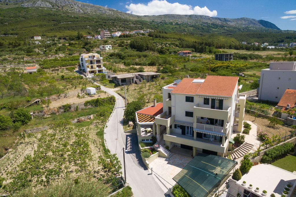 Apartments Leon Подстрана Екстер'єр фото