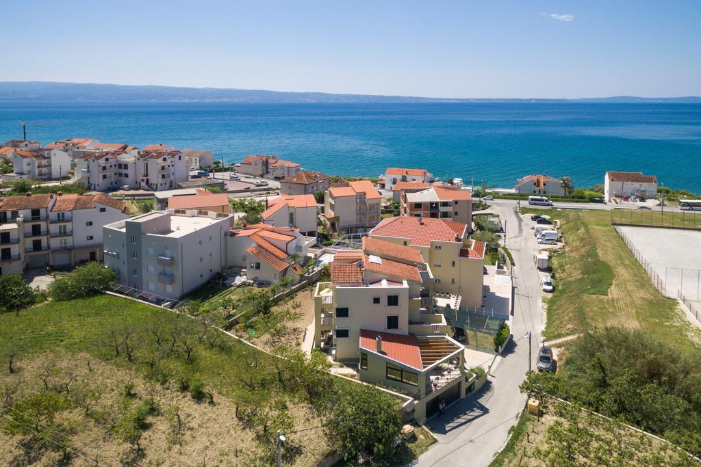 Apartments Leon Подстрана Екстер'єр фото