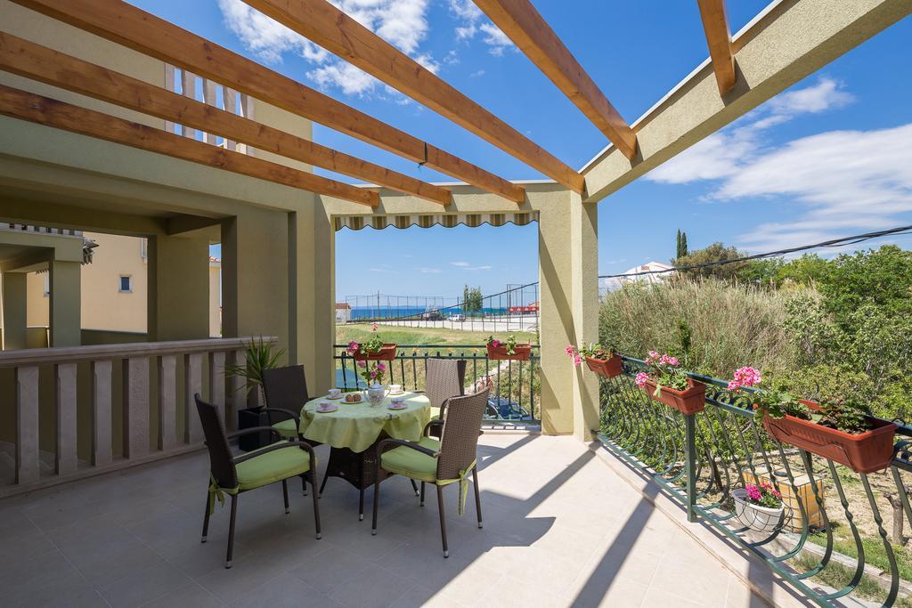 Apartments Leon Подстрана Екстер'єр фото