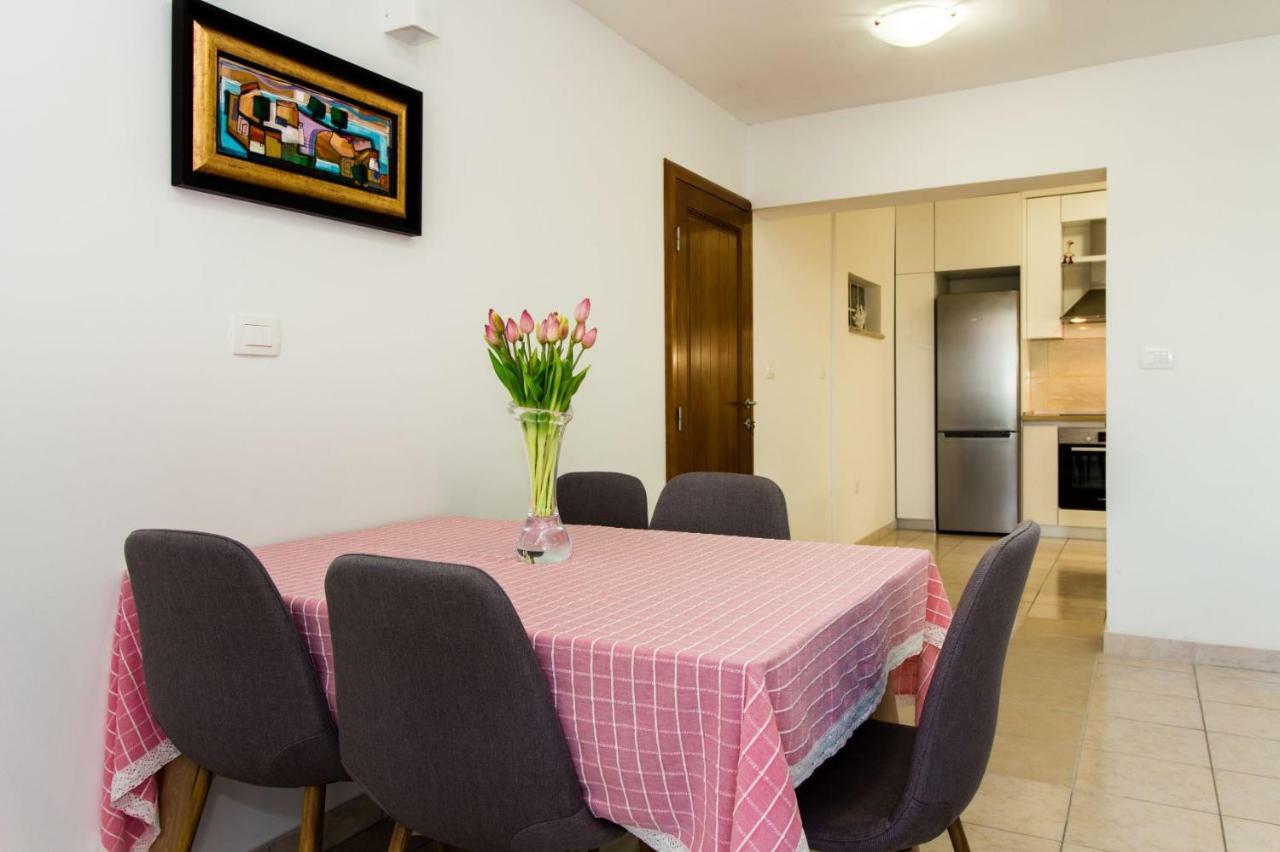 Apartments Leon Подстрана Екстер'єр фото