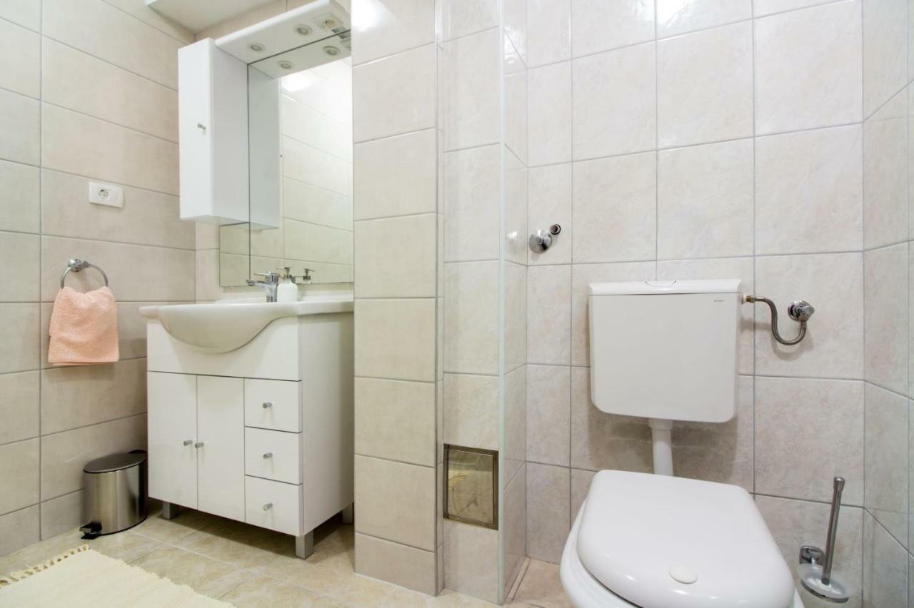 Apartments Leon Подстрана Екстер'єр фото